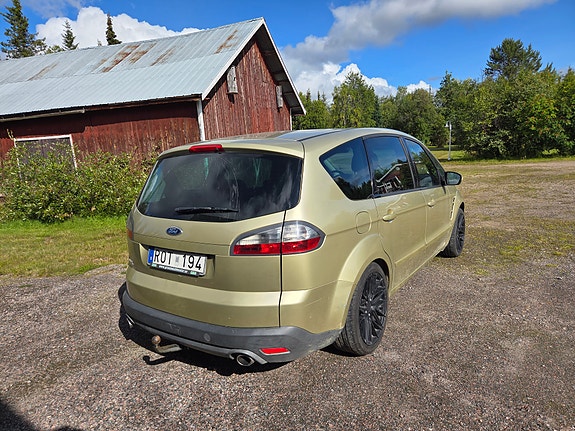 Ford S-MAX 4 of 6