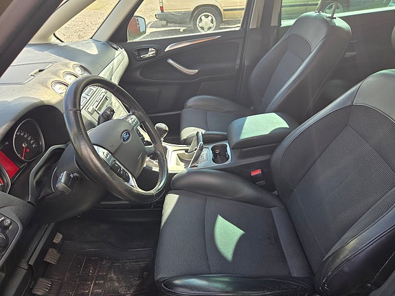 Ford S-MAX 5 of 6