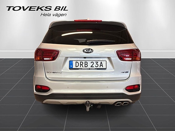 Kia Sorento 3 of 19