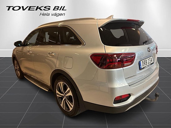 Kia Sorento 4 of 19