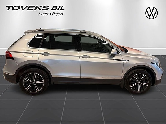 Volkswagen Tiguan 2 of 26