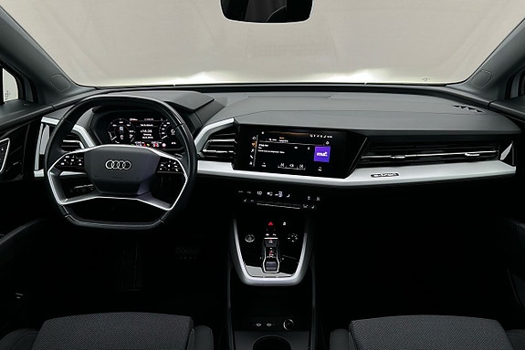 Audi Q4 e-tron 6 of 23