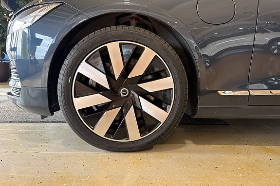 Volvo V90 13 of 30