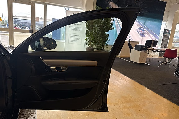 Volvo V90 14 of 30