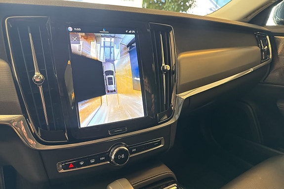 Volvo V90 23 of 30