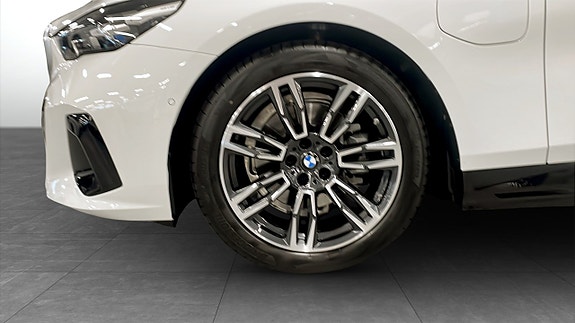 BMW 530e 9 of 9