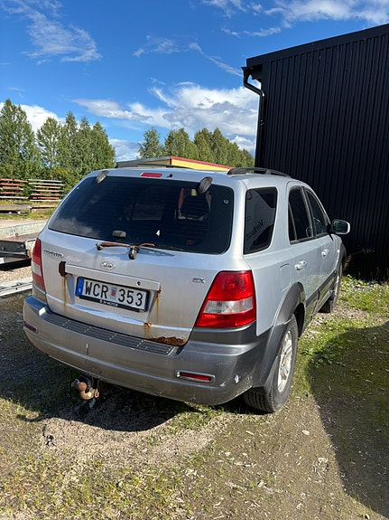 Kia Sorento 3 of 4