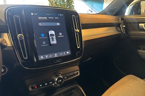 Volvo XC40 23 of 29
