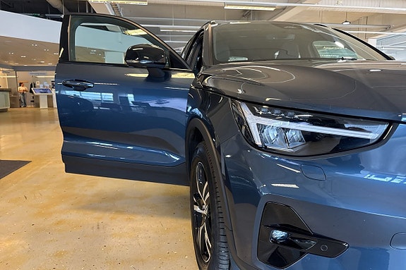 Volvo XC40 13 of 29