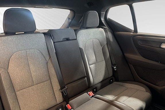 Volvo XC40 11 of 29