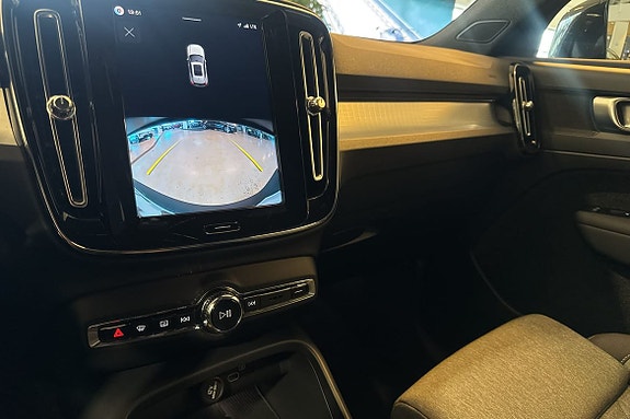 Volvo XC40 25 of 29