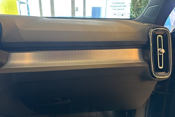 Volvo XC40 16 of 29