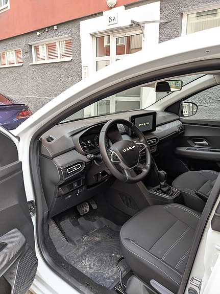 Dacia Sandero 4 of 7