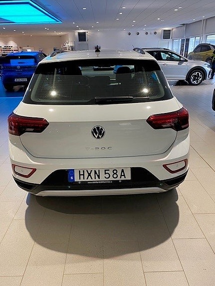 Volkswagen T-Roc 2 of 5