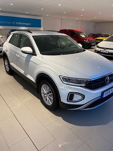 Volkswagen T-Roc 3 of 5