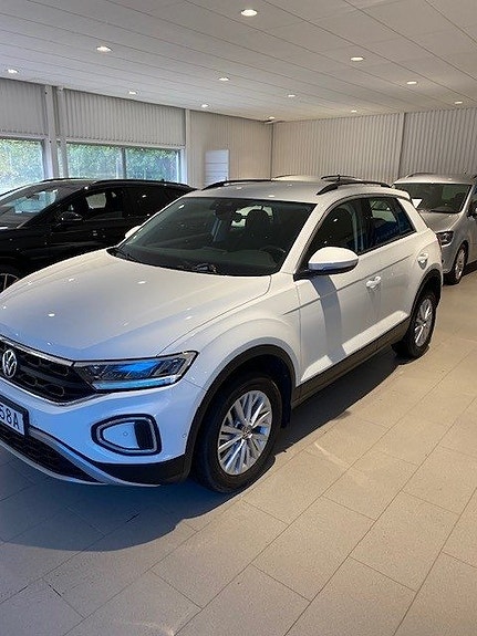 Volkswagen T-Roc 4 of 5