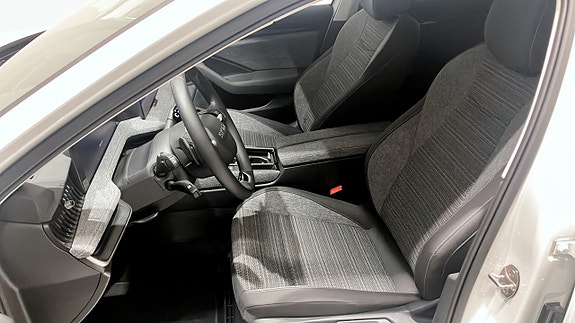 Skoda Superb 8 of 12