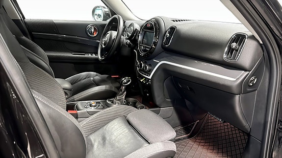 MINI Countryman SE 3 of 10