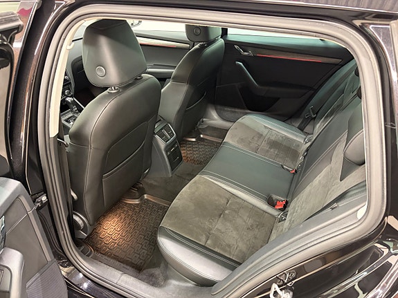 Skoda Octavia Scout 6 of 23