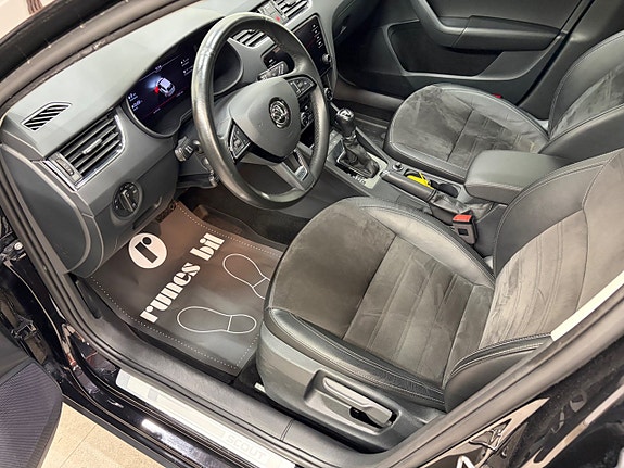 Skoda Octavia Scout 9 of 23