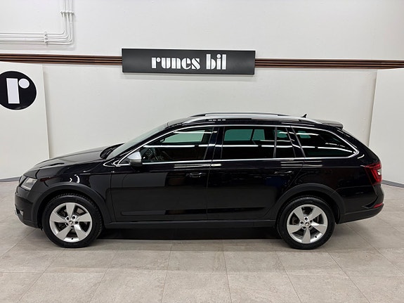 Skoda Octavia Scout 2 of 23
