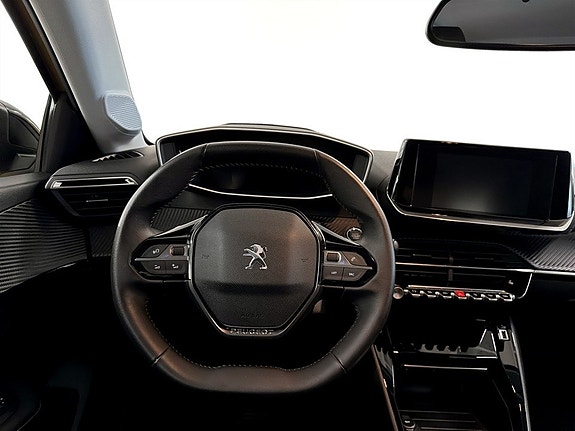 Peugeot e-208 7 of 15