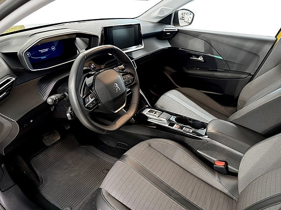 Peugeot e-208 5 of 15