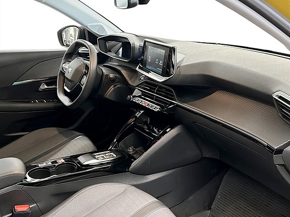 Peugeot e-208 11 of 15
