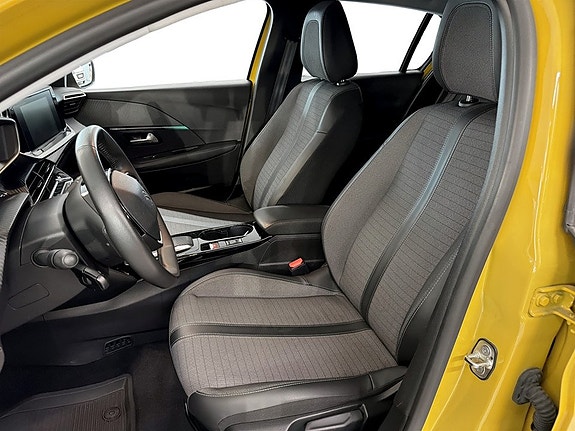 Peugeot e-208 4 of 15
