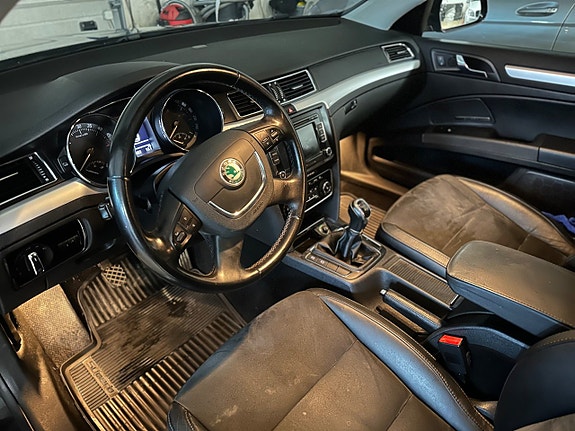 Skoda Superb 9 of 11