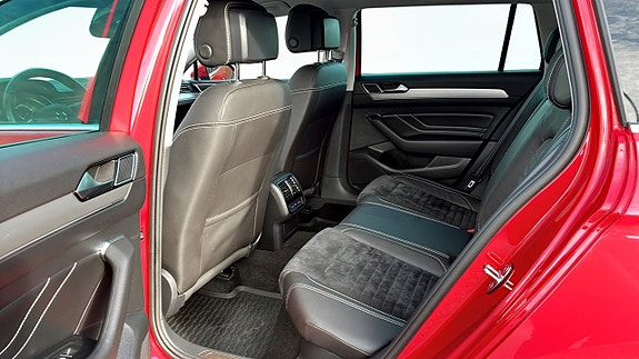 Volkswagen Passat 11 of 13