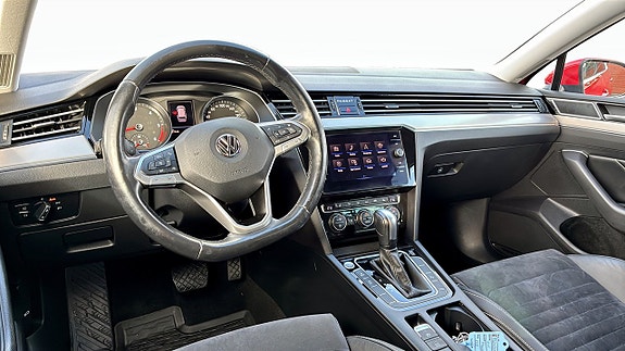 Volkswagen Passat 10 of 13