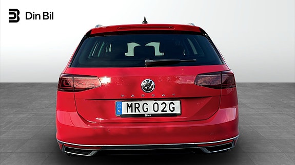 Volkswagen Passat 5 of 13