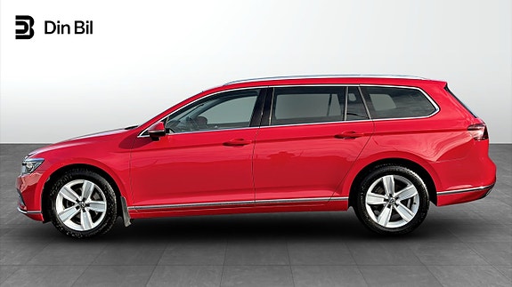 Volkswagen Passat 2 of 13