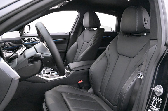 BMW i4 11 of 27