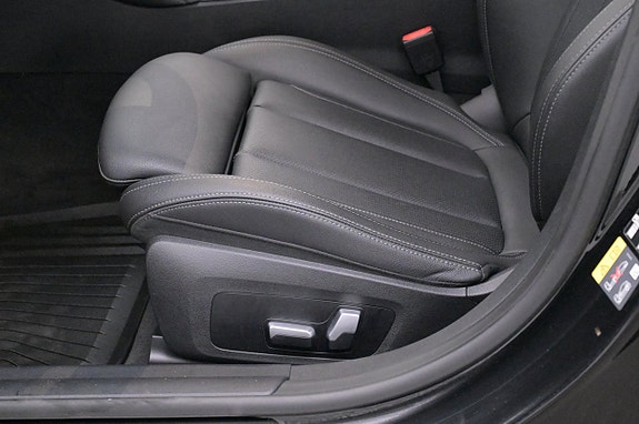BMW i4 12 of 27
