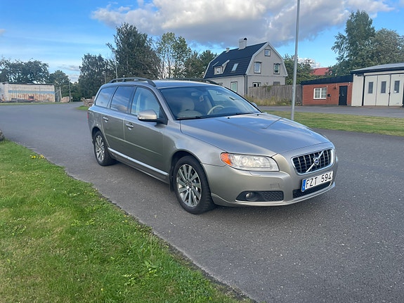 Volvo V70 4 of 9