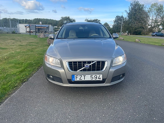 Volvo V70 5 of 9