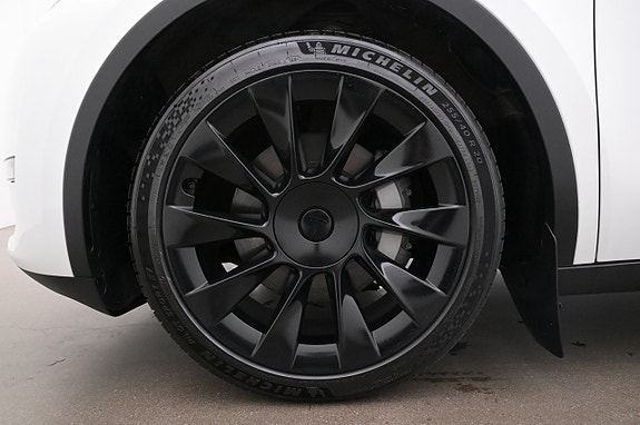 Tesla Model Y 27 of 27