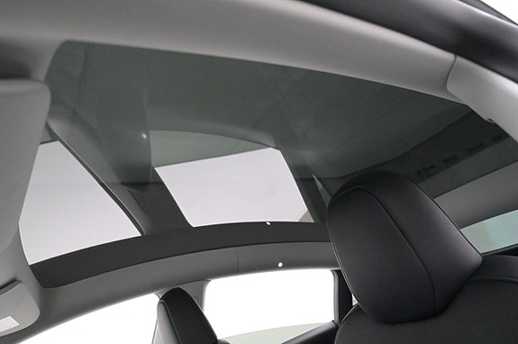 Tesla Model Y 21 of 27