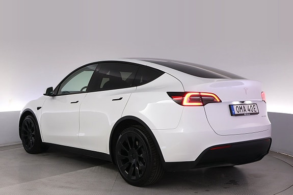 Tesla Model Y 4 of 27