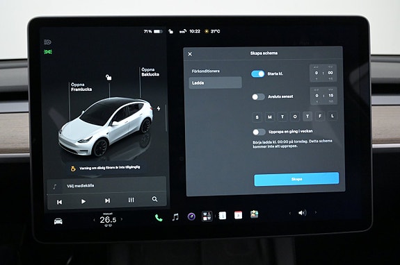 Tesla Model Y 15 of 27
