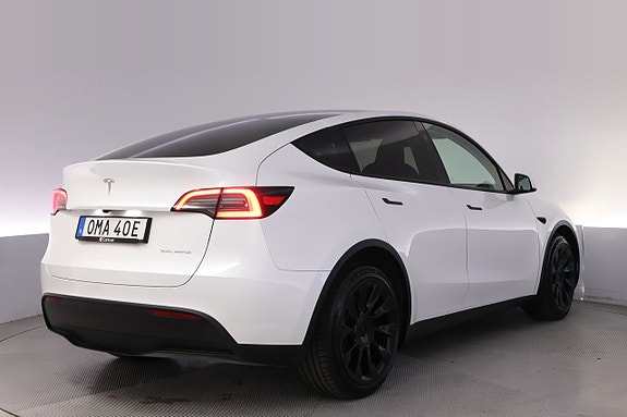 Tesla Model Y 5 of 27