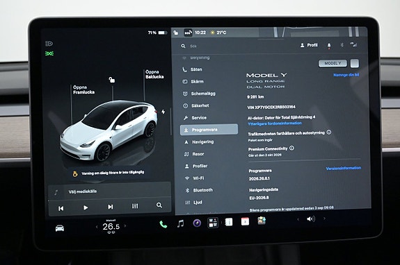 Tesla Model Y 13 of 27