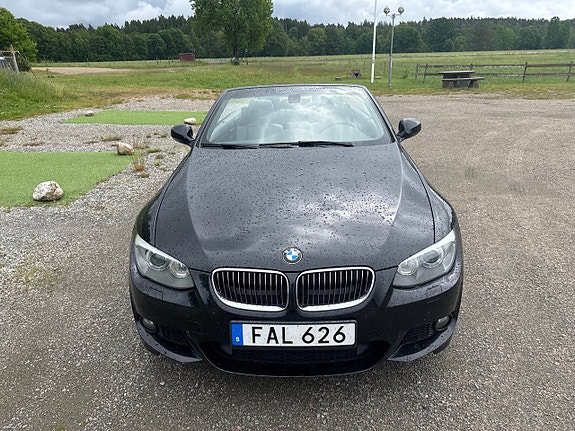 BMW 325i 11 of 24
