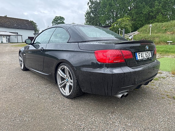 BMW 325i 19 of 24