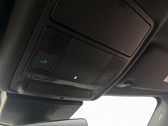 Jaguar XE 23 of 28