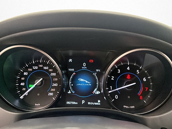 Jaguar XE 13 of 28