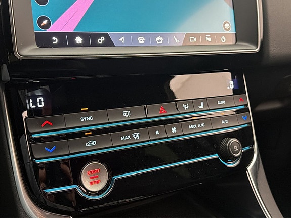 Jaguar XE 16 of 28