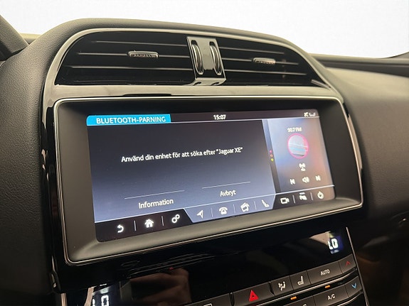 Jaguar XE 24 of 28
